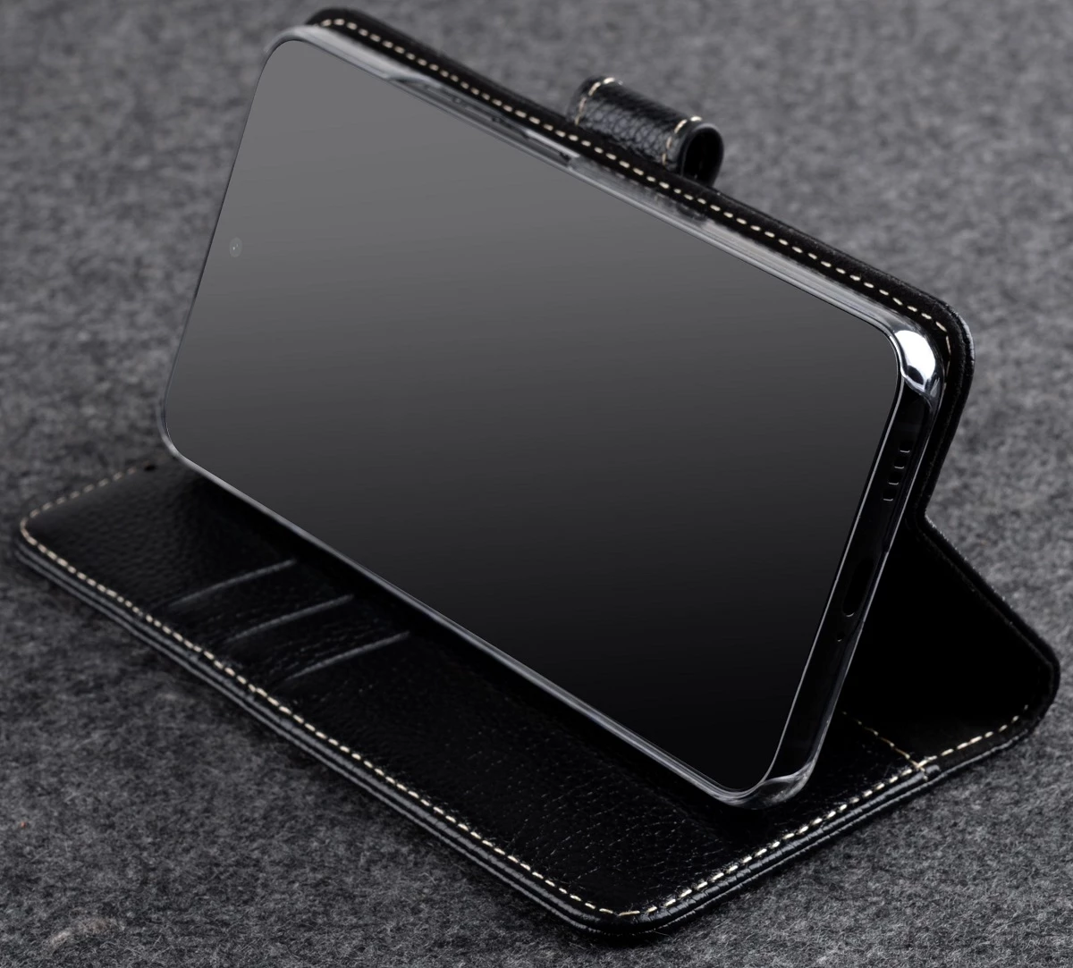 StilGut - Samsung Galaxy S22 Flip Cover Talis Mit Kartenfach – Bild 5